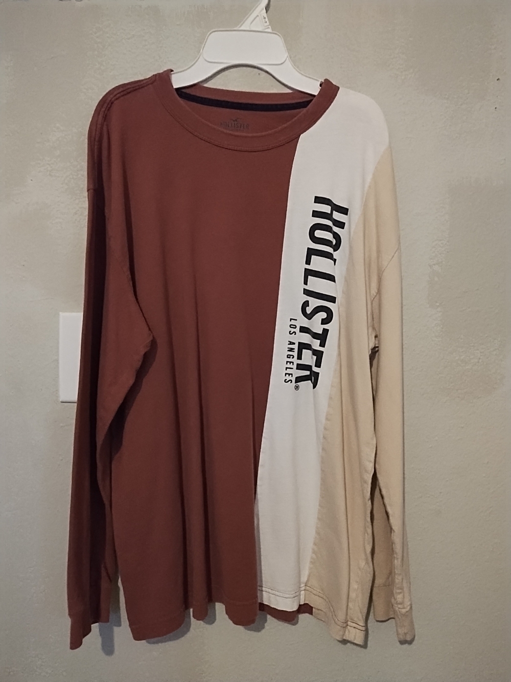 Hollister Rust And Cream Crewneck T Shirt Men's Size M